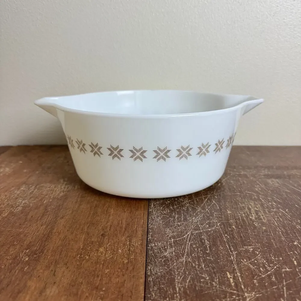 Pyrex Town & Country Brown Star #475 2 1/2 Qt 1963-1967 Casserole Dish‎